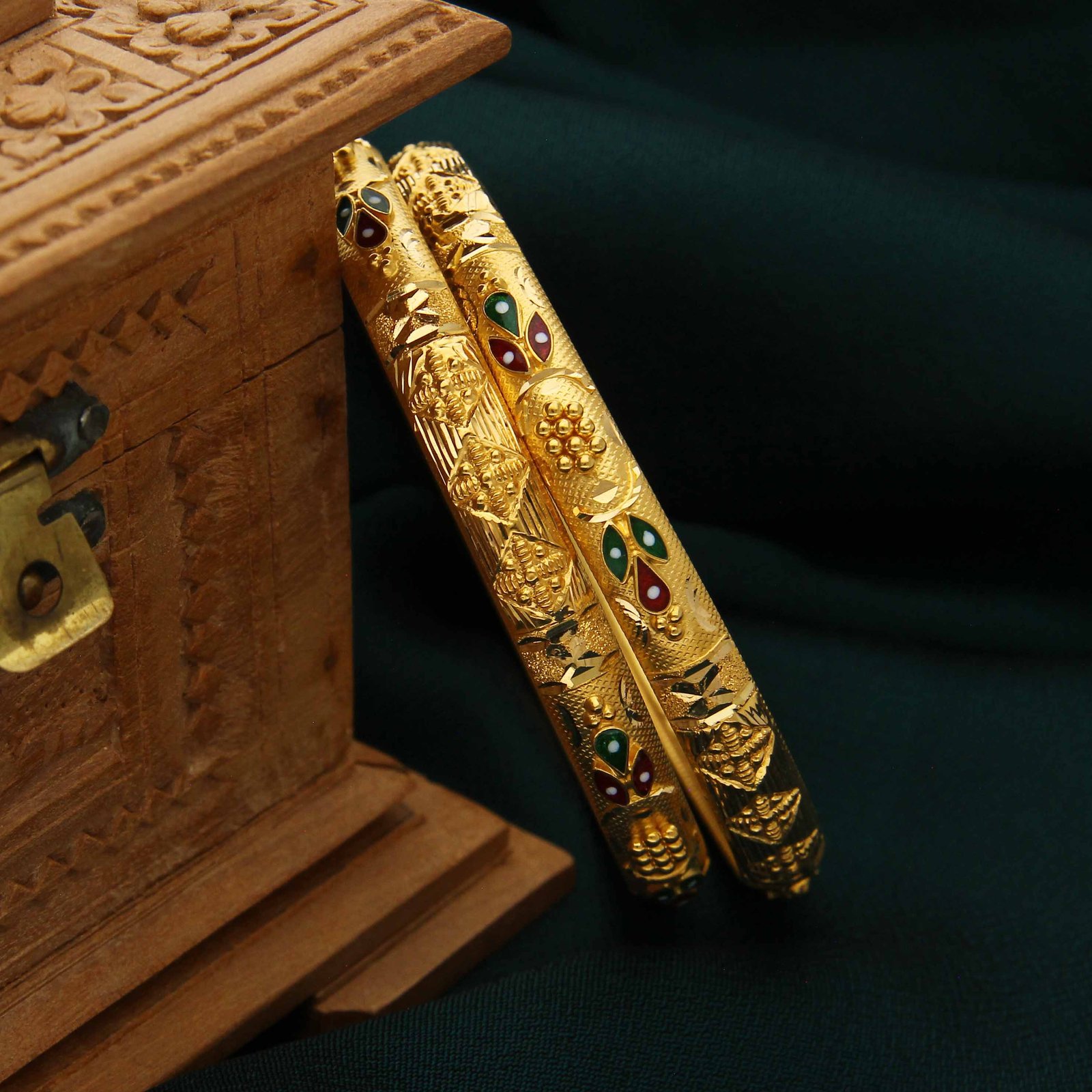 ENAMEL BANGLE